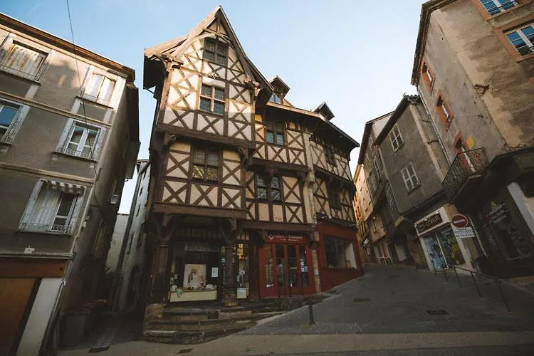 Holiday home Maison 2 A 12 Personnes,Quartier Residentiel Thiers France