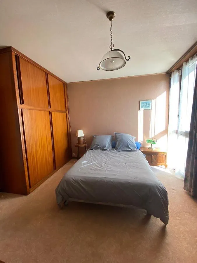 Holiday home Maison 2 A 12 Personnes,Quartier Residentiel Thiers France